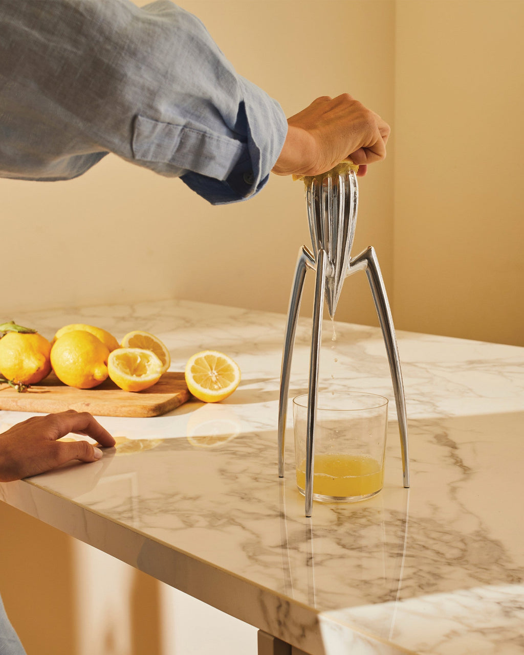 EXPRIMIDOR DE CITRICOS JUICY SALIF